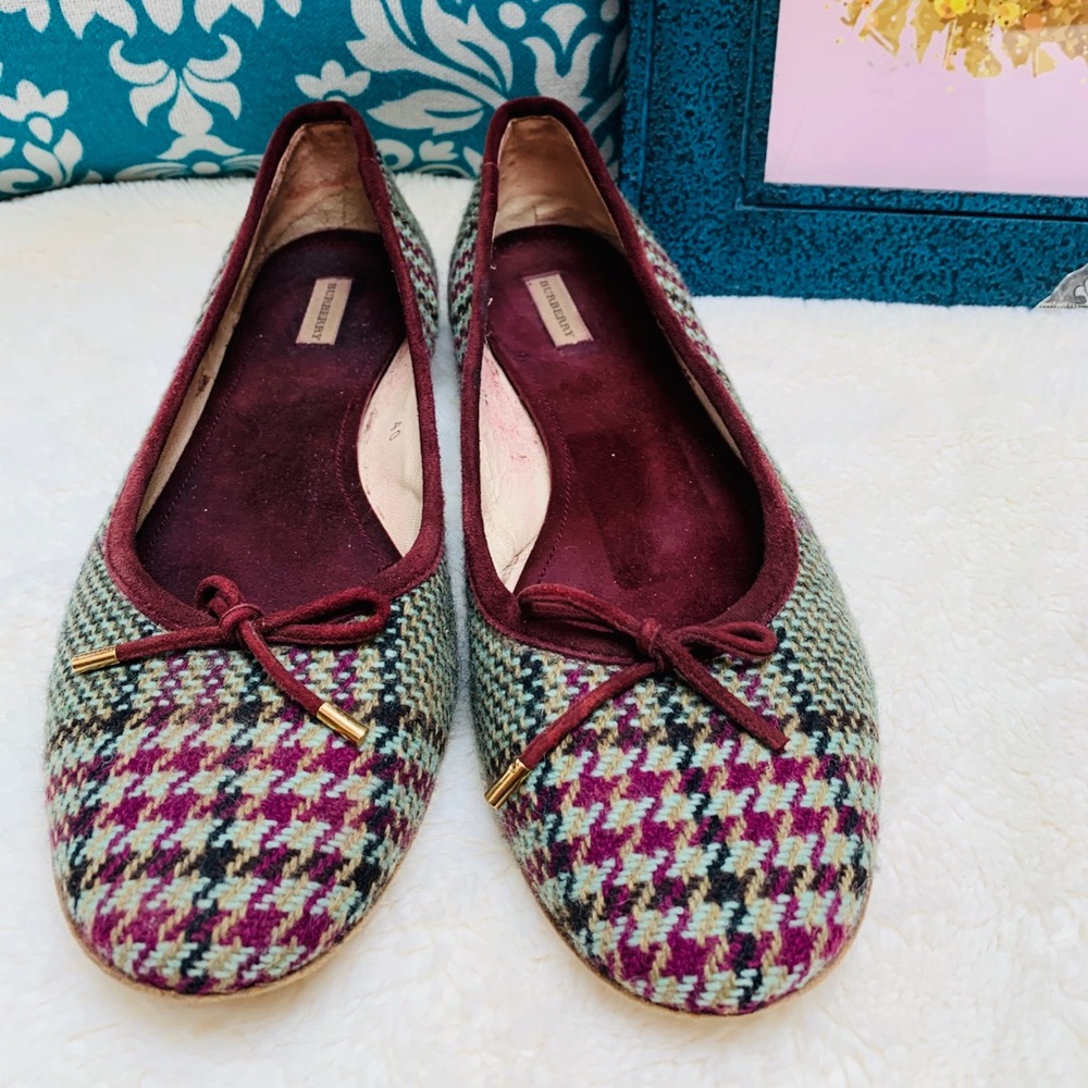 Burberry Houndstooth Print Flat - Picture 2 of 8